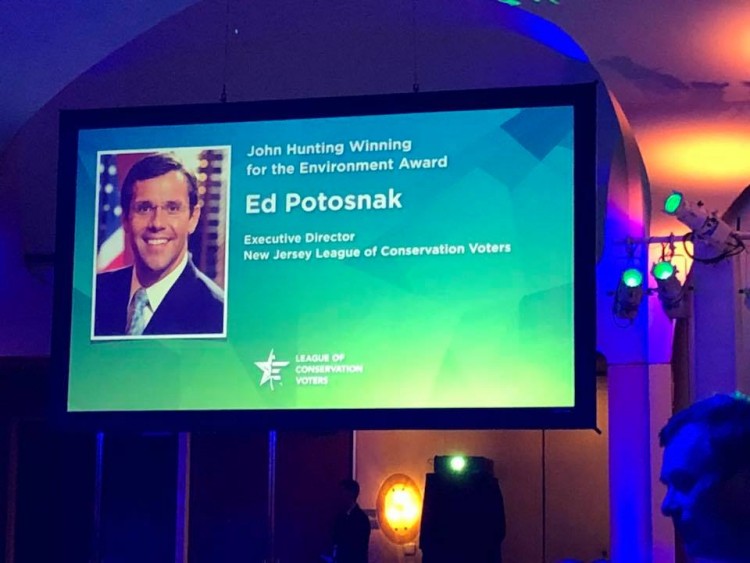 Ed Potosnak wins the John Hunting Award