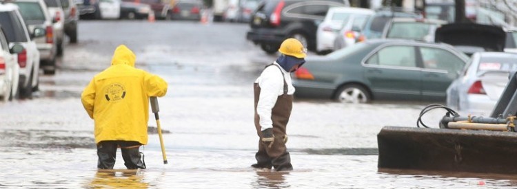 A water main broke at Park Ave and North 5th Street causing flooding that damaged cars and homes on Monday, in Newark, NJ. 10/30/17 (Ed Murray | NJ Advance Media for NJ.com)